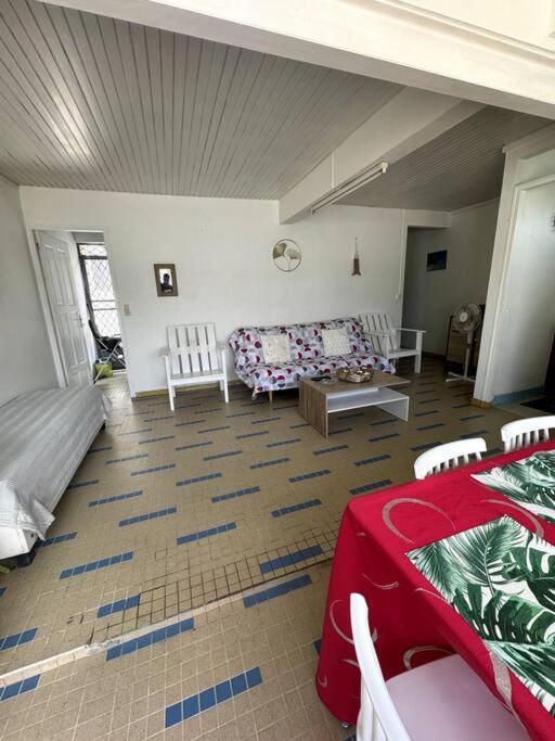 Maison Authentique A 300M De La Plage Sainte-Anne Exteriér fotografie